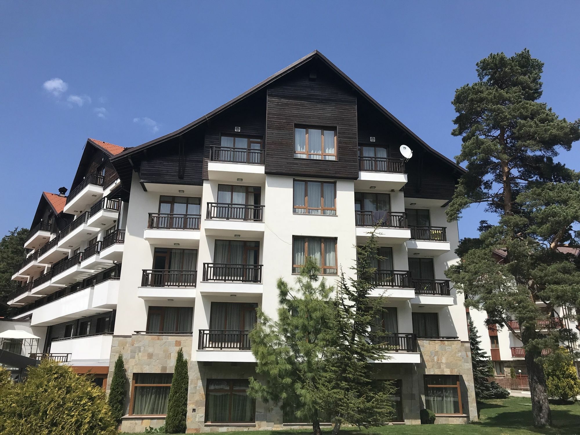 Borovets Hills Ski & Spa Hotel Exterior photo